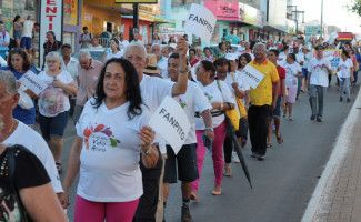 Idosos vão às ruas e mostram a cara em prol de mais respeito e proteção