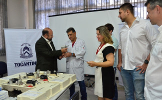 Para beneficiar pacientes da ortopedia,  Governo e Into  entregam equipamentos