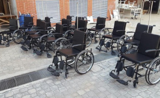 Novas cadeiras de rodas hospitalares aumentam comodidade de pacientes 