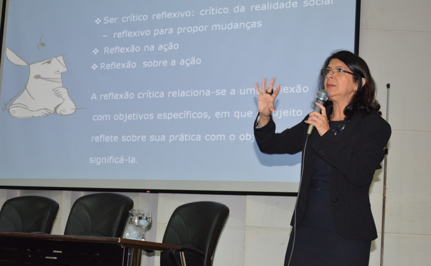 Rosa Maria falou sobre o sanitarista crítico-reflexivo para o SUS