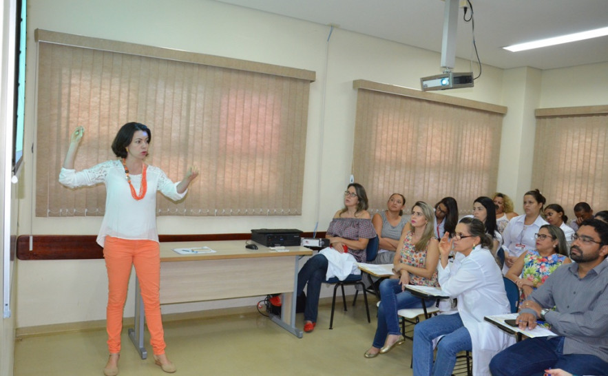 Pesquisadora usou dados coletados em rodas de conversa com trabalhadores - Foto Juliana Matos.jpg