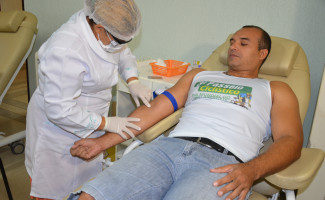 Hemocentro promove ação pelo Dia Nacional do Doador de Sangue