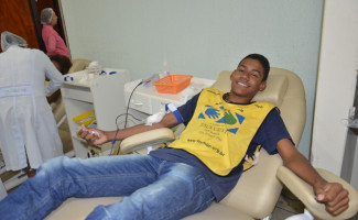 Hemocentro recebe voluntários para doação de sangue programada 