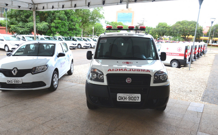 Carros e ambulâncias novas serão entregues durante Acolhe SUS 2017