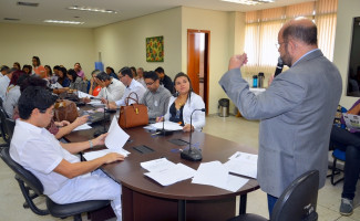 Reunião mensal entre equipe técnica e diretores de hospitais públicos do Estado  tem novo formato