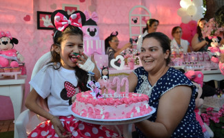 Equipe do HIP e voluntários realizam sonho de menina que luta há 10 anos contra doença crônica  