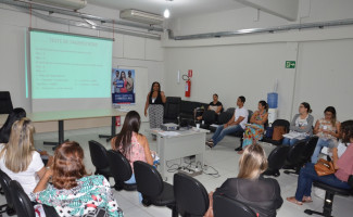 Estado capacita profissionais que trabalham com tratamento ao fumante 