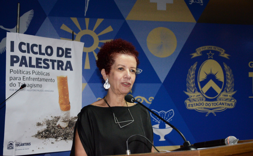 Valéria Cunha de Oliveira chefe da Divisão de Controle do Tabagismo do Instituto Nacional do Câncer do Ministério da Saúde Valéria.jpg