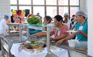 Muita música e almoço especial fizeram parte do Dia das Mães no Hospital Geral 