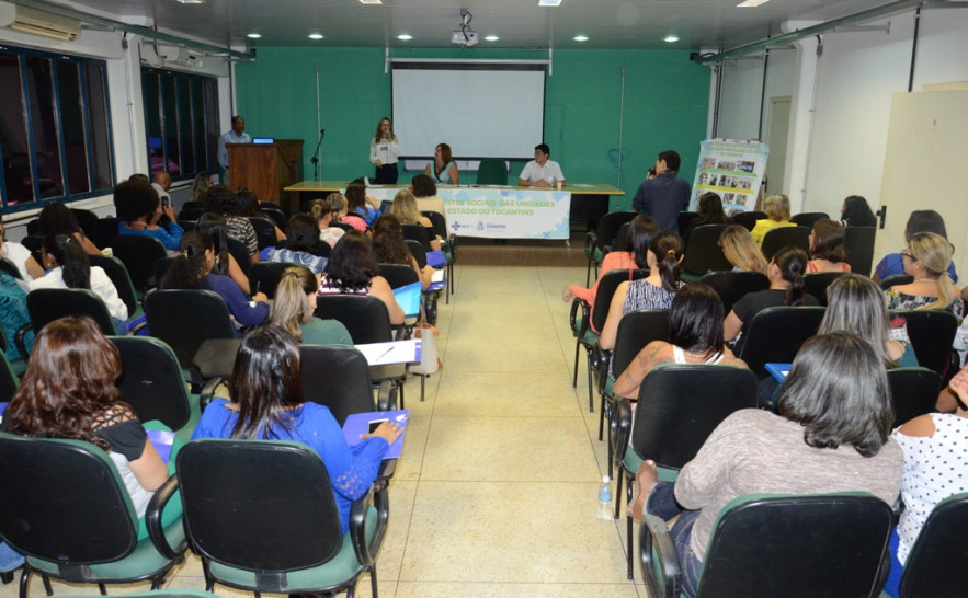Elmara Soares disse que o trabalho dos profissionais se dá na perspectiva de garantir direitos dos pacientes - Fotos Josy Karla (7).JPG