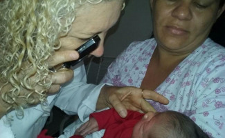 Hospital e Maternidade Tia Dedé implanta teste do olhinho e contribui para prevenir doenças oculares 