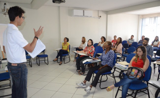 Profissionais de saúde são qualificados sobre protocolos relacionados a acidentes de trabalho