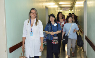 Profissionais de saúde do Japão realizam visita na Maternidade Dona Regina