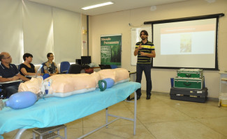 Profissionais de fisioterapia do HGP e HIP alinham protocolos e conhecimentos em curso na Etsus