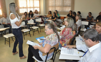Profissionais da Maternidade Dona Regina  são capacitados para fortalecer trabalho em equipe