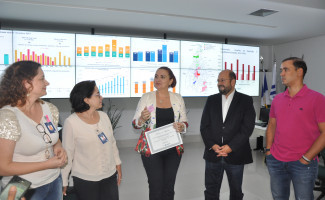 Saúde anuncia ações do Outubro Rosa e recebe computadores para o Hospital e Maternidade Dona Regina
