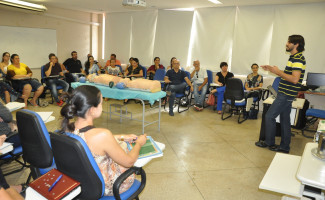 Simpósio reúne mais de 50 profissionais de saúde
