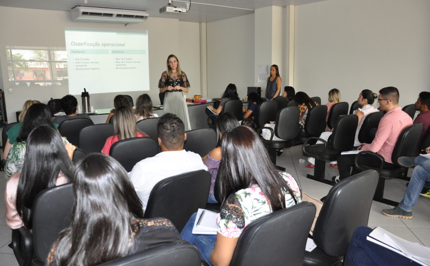 25 profissionais entre médicos e enfermeiros participam da capacitação que iniciou nesta quarta-feira, 22 e segue até esta sexta-feira, 24Nielcem Fernandes (13).JPG