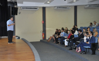 Painel aborda impactos da reforma trabalhista à saúde do trabalhador