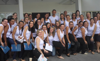 Coral leva espírito natalino a pacientes e servidores do Hospital Regional de Porto Nacional