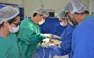 Mutirão reduz fila de espera por cirurgias no aparelho digestivo no HGP