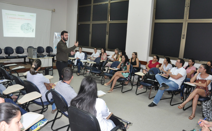 Treinamento sobre atend. paciente com AVC - Consultores Angels - Josy Karla (4).JPG