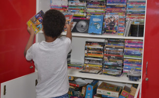 Projeto Cinema no AP distrai e minimiza sofrimento de pacientes internados