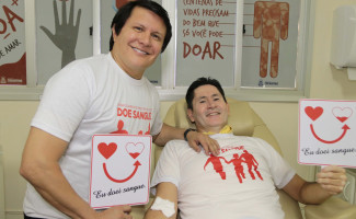 Hemorrede Tocantins recebe visita de Gian e Giovani