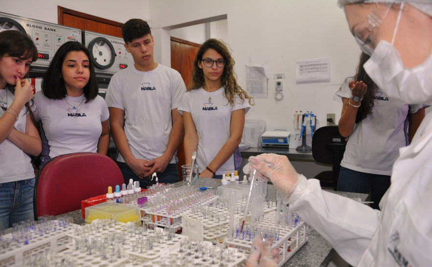 Os secundaristas puderam conhecer todos os setores do Hemocentro de Palmas