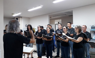 Voluntários dedicam atenção e amor aos pacientes do HGP