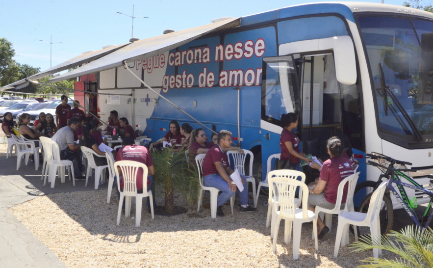 A unidade móvel está percorrendo durante todo o mês de junho pontos estratégicos para receber doações de sangue