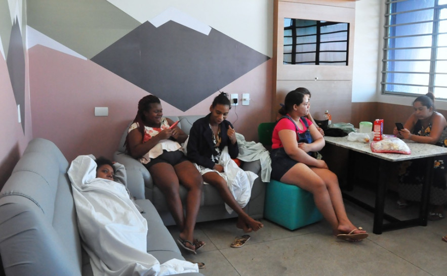 O local é frequentado diariamente por uma média de 30 pessoas, entre pais de mães de bebês internados nas unidades neonatais (UTI e UCI)