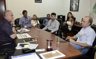 Secretário da Saúde recebe comitiva do Hospital do Amor