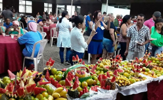 Voluntários fazem ceia de natal para cerca de duas mil pessoas no HGP