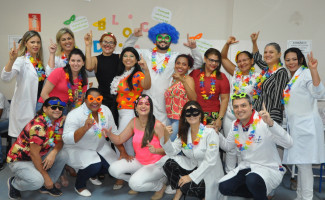 Servidores e voluntários animam pacientes da oncologia do HGP