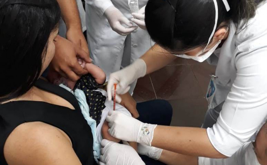 Aplicação da dose que ocorreu na sexta-feira, 28, no Hospital Municipal de Araguaína Dr. Eduardo Novais Medrado