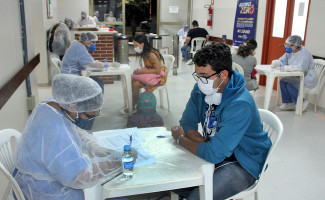 Com diagnósticos negativos para Covid-19, estudantes vindos do Paraguai comemoram retorno ao Tocantins