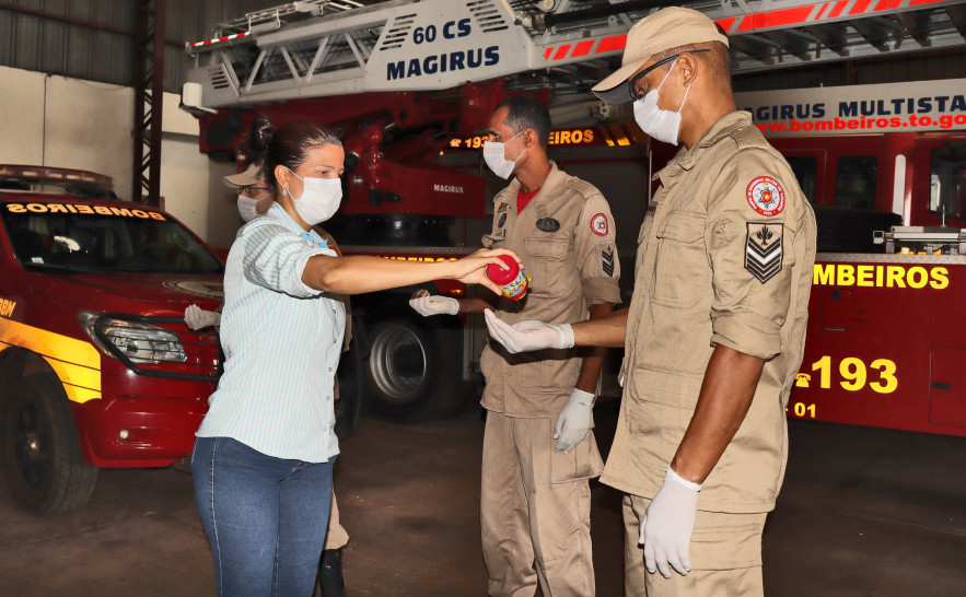 Os integrantes do Corpo de Bombeiros recebem orientações sobre o uso correto de Equipamentos de Proteção Individual