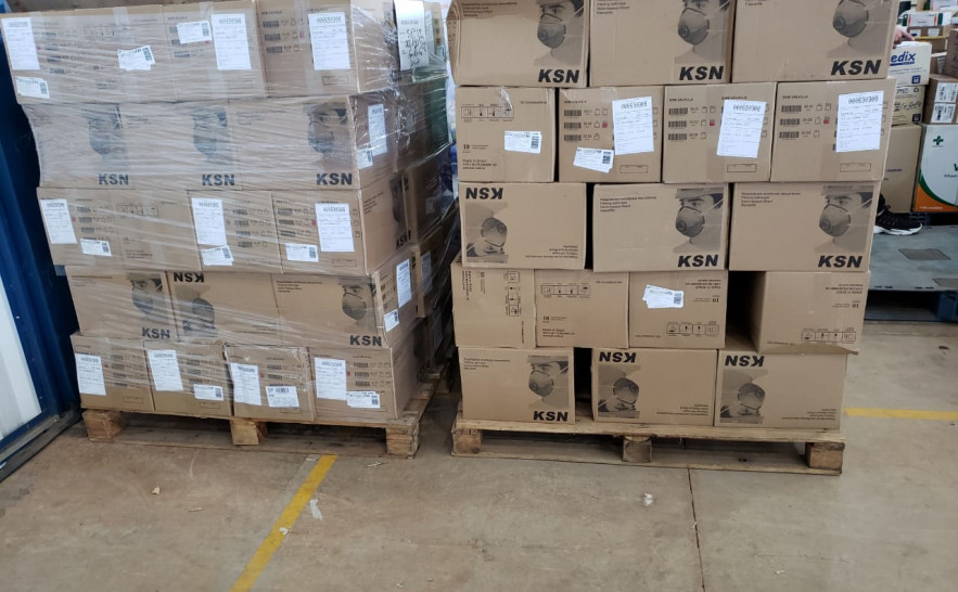 Foram entregues 10 mil máscaras destinadas à proteção dos profissionais de saúde