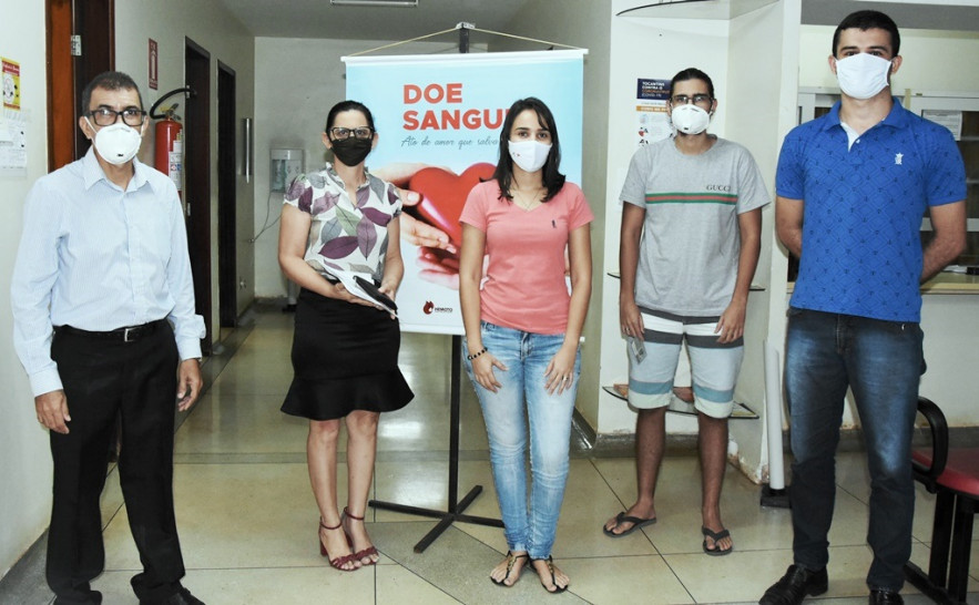 Aristotelis Pereira Marinho, levou a esposa, filha, filho e um amigo da família, para realizarem doação de sangue no hemocentro da capital.