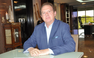 Governador Carlesse assina MPs que estabelecem pagamento de indenização financeira e de plantão a profissionais da Saúde que atuam no combate à Covid-19