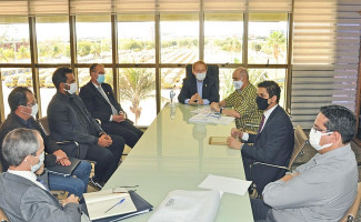 Governador Carlesse discute com equipe a 3ª etapa de ampliação da rede de Saúde para atendimento Covid-19