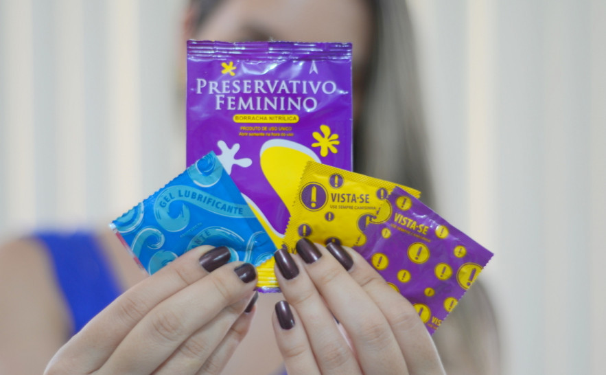 Uso de preservativos é a melhor forma de prevenção da AIDS