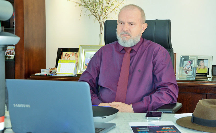 O governador Mauro Carlesse participou de videoconferência com o ministro da Saúde, Eduardo Pazuello, para discutir o plano nacional de imunização contra a Covid-19