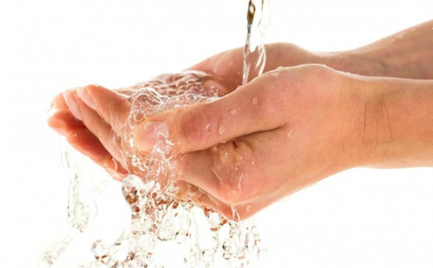 As ações para prevenir as DDAs incluem intervenções institucionais de saneamento e de saúde, além de ações individuais que devem ser adotadas pela população, como exemplo, o cuidado com hábitos higiênicos