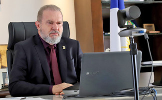 Governador Carlesse debate com comitê de crise medidas para ampliar proteção da população