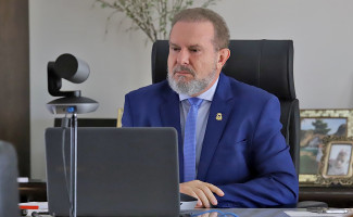 Governador Carlesse debate com Comitê de Crise ações para aumentar a imunização contra a Covid-19 e destaca empenho por mais vacinas