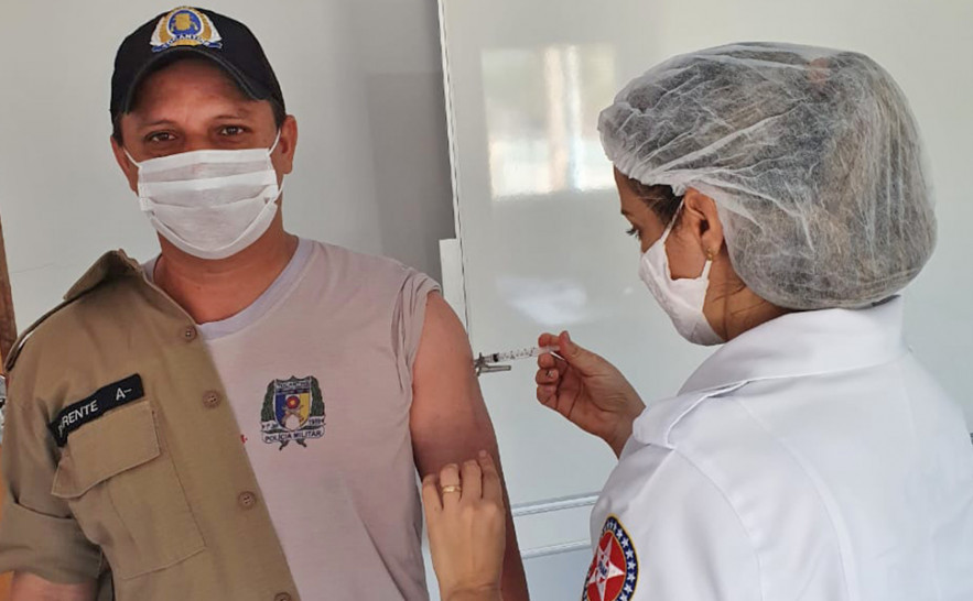 Doses para imunizar forças de segurança serão distribuídas nesta quarta-feira, 14.