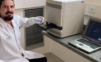 Pesquisadores afirmam que é possível ampliar o número de testes moleculares via PCR para detecção do vírus SARS-CoV-2 em várias regiões do mundo