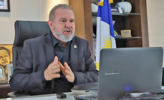 Governo do Tocantins, junto com estados do Consórcio Brasil Central, busca a compra de mais vacinas contra a Covid-19